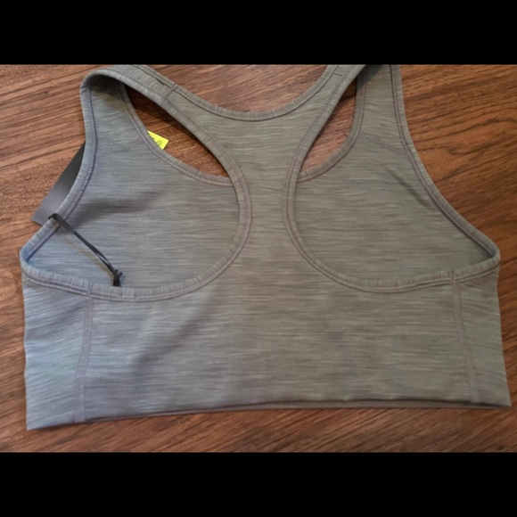 NIKE Dri-FIT Swoosh Non-Padded Sports Bra - SM/MED - Picture 4 of 14